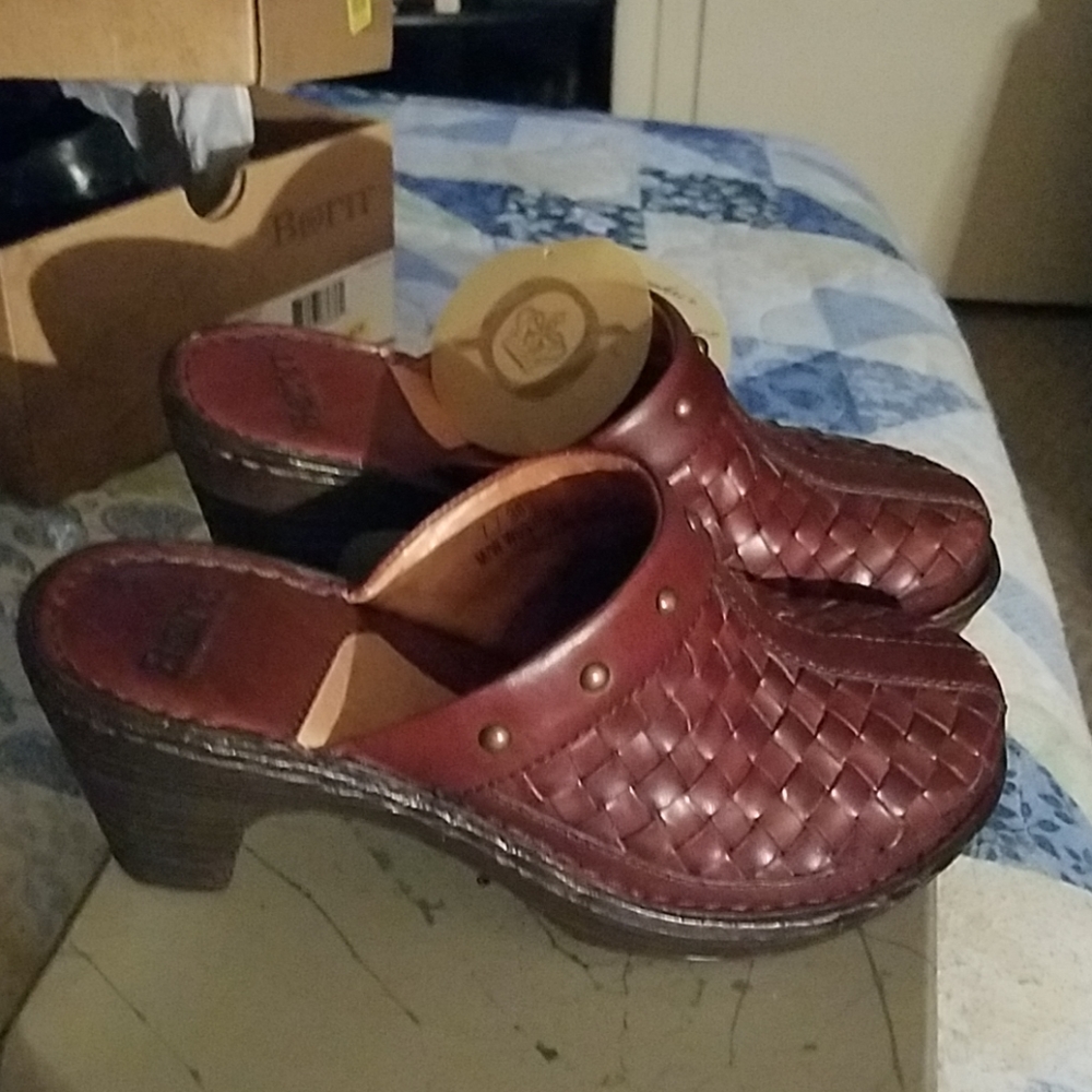 Shoes - Picture 3 of 4